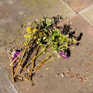 Dead-Bouquet