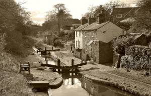Hall Green Lock Cottages Cheshire  